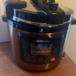 Pressure cooker. GowiseUSA brand. Not used even once.